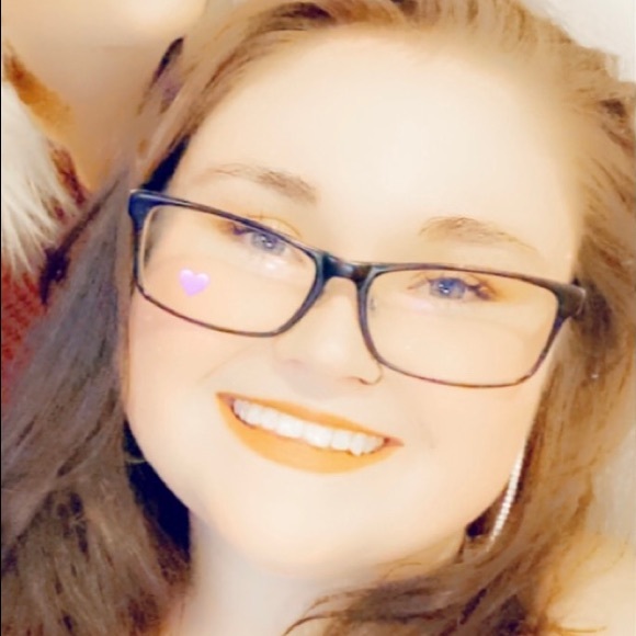 Meet your Posher, Cassy - Picture 1 of 1